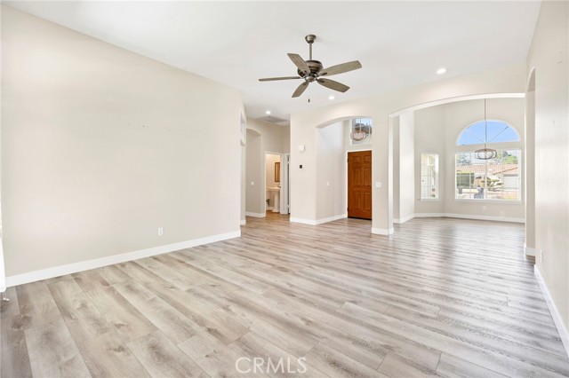 Detail Gallery Image 10 of 54 For 1756 Seven Hills, Hemet,  CA 92545 - 3 Beds | 3 Baths