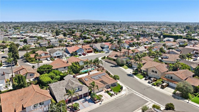 19352 Sailwind Lane, Huntington Beach CA: https://media.crmls.org/medias/7d2f35ed-7495-4f15-8295-7129df67839b.jpg