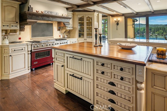 28087 North Shore Road, Lake Arrowhead CA: https://media.crmls.org/medias/7d2f92e3-f9bb-4d75-abbb-7579355b2500.jpg