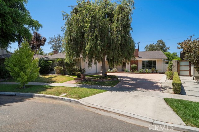 11121 Kensington Road, Los Alamitos CA: https://media.crmls.org/medias/7d2fc755-45fc-47a8-b239-9660d554bef8.jpg