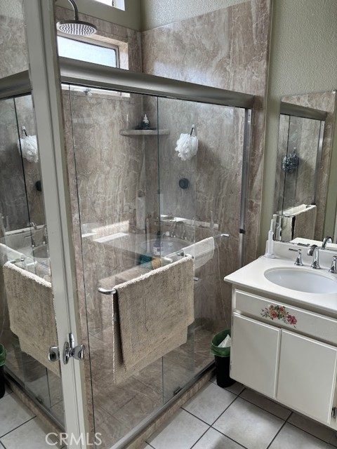 Detail Gallery Image 9 of 20 For 15597 Castellion, Fontana,  CA 92337 - 4 Beds | 2/1 Baths