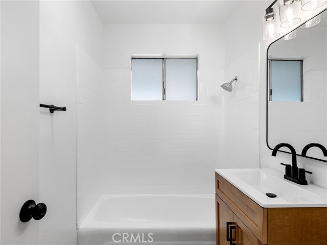 Detail Gallery Image 17 of 28 For 16730 Batson, Victorville,  CA 92395 - 3 Beds | 1/1 Baths