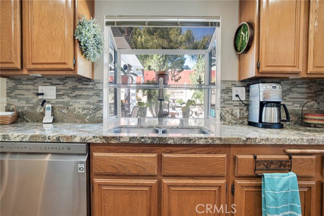 Detail Gallery Image 7 of 20 For 28141 Royal Rd, Castaic,  CA 91384 - 3 Beds | 2/1 Baths