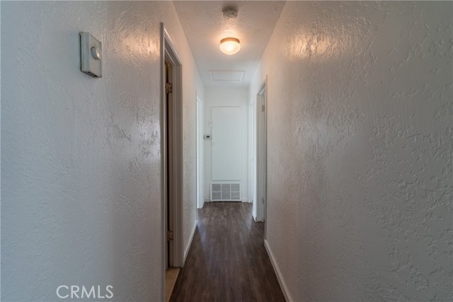 9047 10th Ave, Hesperia CA: https://media.crmls.org/medias/7d302b07-bef6-42fa-8956-c64b0c93a2a8.jpg