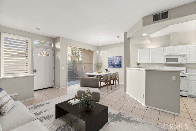 Detail Gallery Image 2 of 23 For 1081 S Positano Ave, Anaheim Hills,  CA 92808 - 2 Beds | 2/1 Baths
