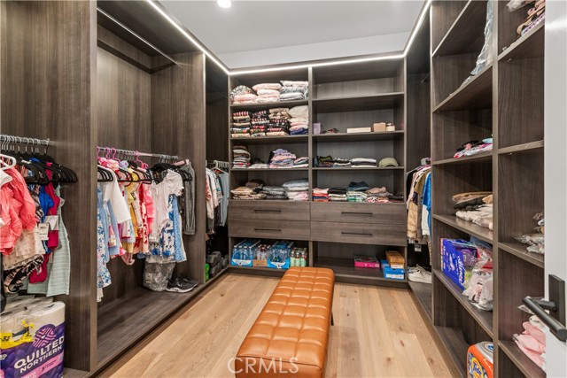 25410 PRADO DE LAS BELLOTAS, Calabasas CA: https://media.crmls.org/medias/7d308924-23a2-452a-83a3-284d1c5e1d54.jpg