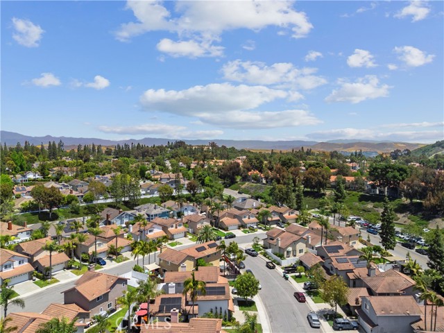 15 Vittoria Street, Laguna Niguel CA: https://media.crmls.org/medias/7d321183-e8a9-4c8f-bd49-6eecfa2fec3b.jpg