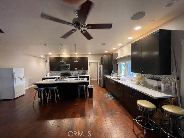 Detail Gallery Image 12 of 66 For 17183 Sunburst, –,  CA 91325 - 4 Beds | 4/1 Baths