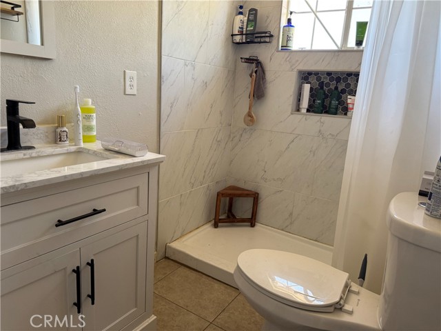 6258 N Glenn Avenue, Fresno CA: https://media.crmls.org/medias/7d33095e-8009-44c1-8254-e54c8e23d084.jpg