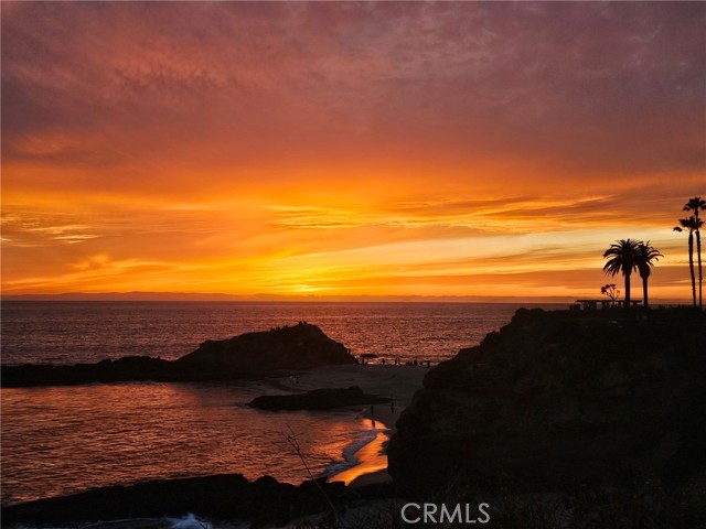21692 Ocean Vista Drive, Laguna Beach CA: https://media.crmls.org/medias/7d330f2c-50a4-418a-8f08-a5fb602e72f5.jpg