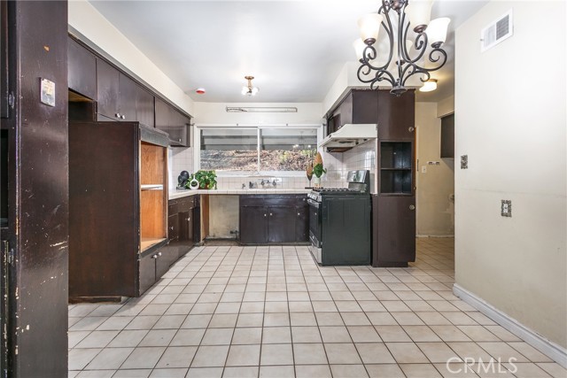 991 Glenview Terrace photo 15