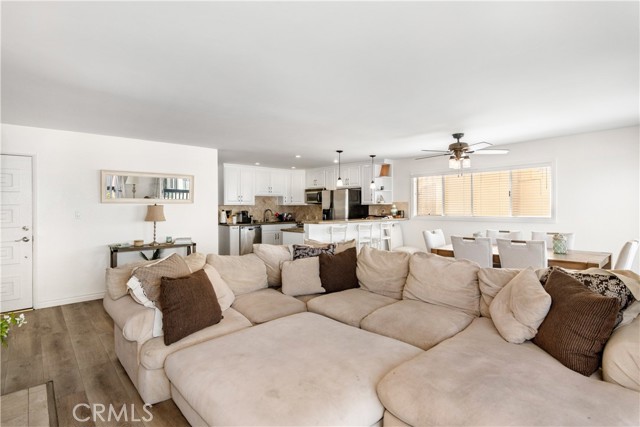 850 Loma Drive, Hermosa Beach, California 90254, 4 Bedrooms Bedrooms, ,6 BathroomsBathrooms,Residential,Sold,Loma,SB22185388