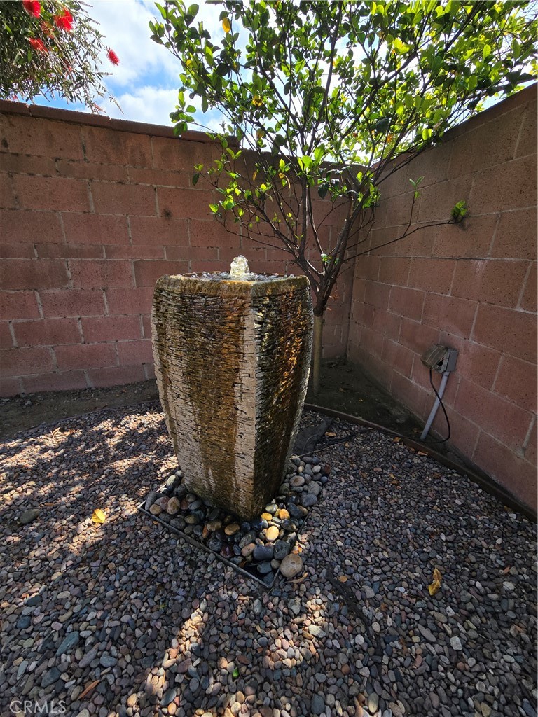 https://media.crmls.org/medias/7d34f29c-336d-43d8-b47b-62a5778ec022.jpg?preset=X-Large