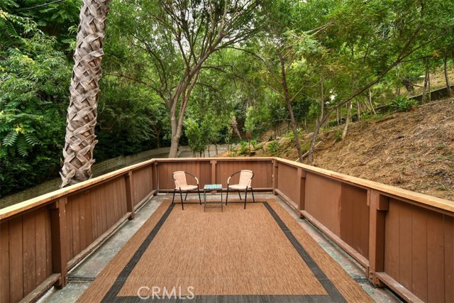 Detail Gallery Image 19 of 36 For 3833 Ridgemoor Dr, Studio City,  CA 91604 - 2 Beds | 1/1 Baths