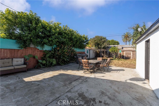 1643 Leighton Avenue, Los Angeles, California 90062, 2 Bedrooms Bedrooms, ,1 BathroomBathrooms,Single Family Residence,For Sale,Leighton,RS25039916