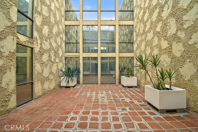 1660 S La Reina Way #2D, Palm Springs, CA 92264