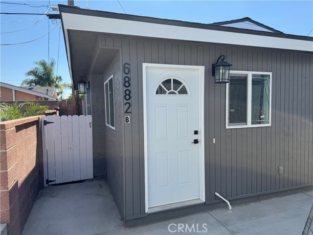 Detail Gallery Image 2 of 14 For 6882 San Paco #B,  Buena Park,  CA 90620 - 1 Beds | 1 Baths