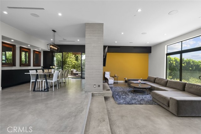 Detail Gallery Image 8 of 53 For 18177 Knoll Hill, Granada Hills,  CA 91344 - 4 Beds | 4/1 Baths