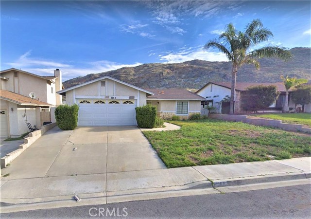 14868 Rockridge Ln, Fontana, CA 92337