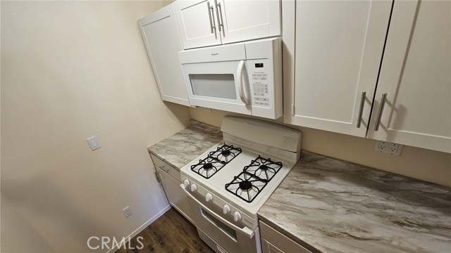 3548 Gladiola Drive # A, Calabasas, California 91302, 2 Bedrooms Bedrooms, ,1 BathroomBathrooms,Residential Lease,For Rent,3548 Gladiola Drive # A,CRSR25073906