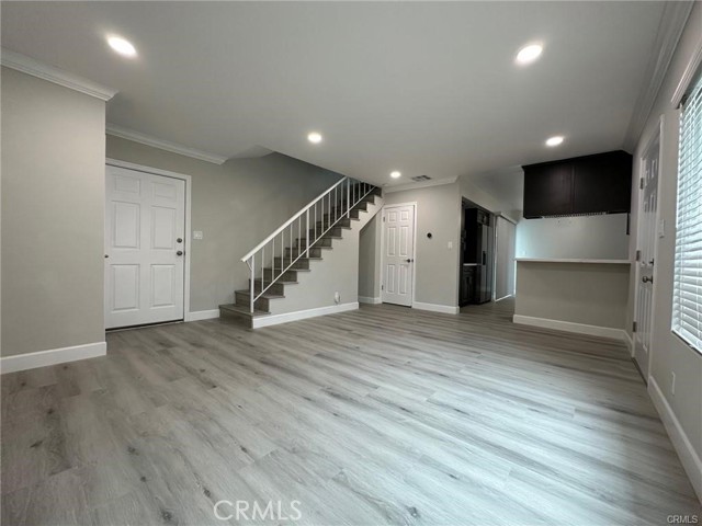 Detail Gallery Image 8 of 20 For 260 Linda Rosa Ave #1,  Pasadena,  CA 91107 - 3 Beds | 3 Baths