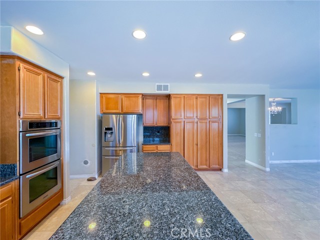 Detail Gallery Image 14 of 59 For 5121 Vista Dr, Palmdale,  CA 93551 - 4 Beds | 4 Baths