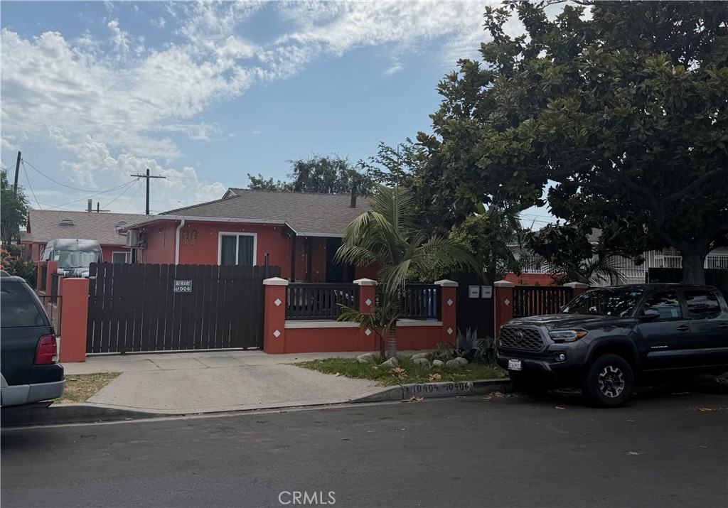 Triplex at 10406 Pace