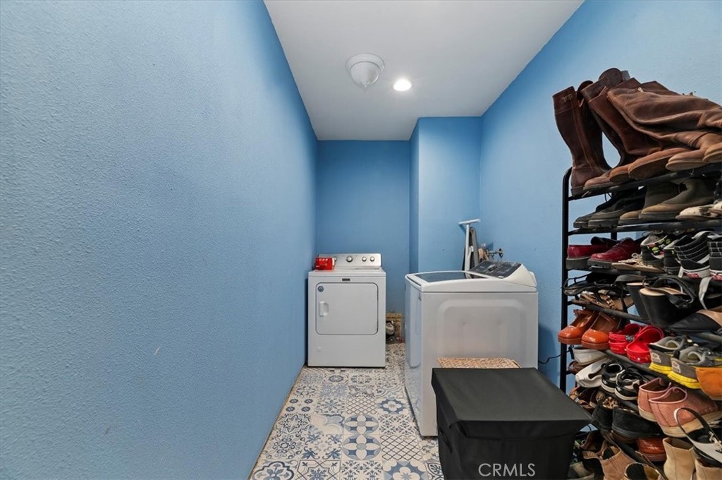 https://media.crmls.org/medias/7d397de6-4f2b-4445-952c-9fff35457841.jpg?preset=X-Large