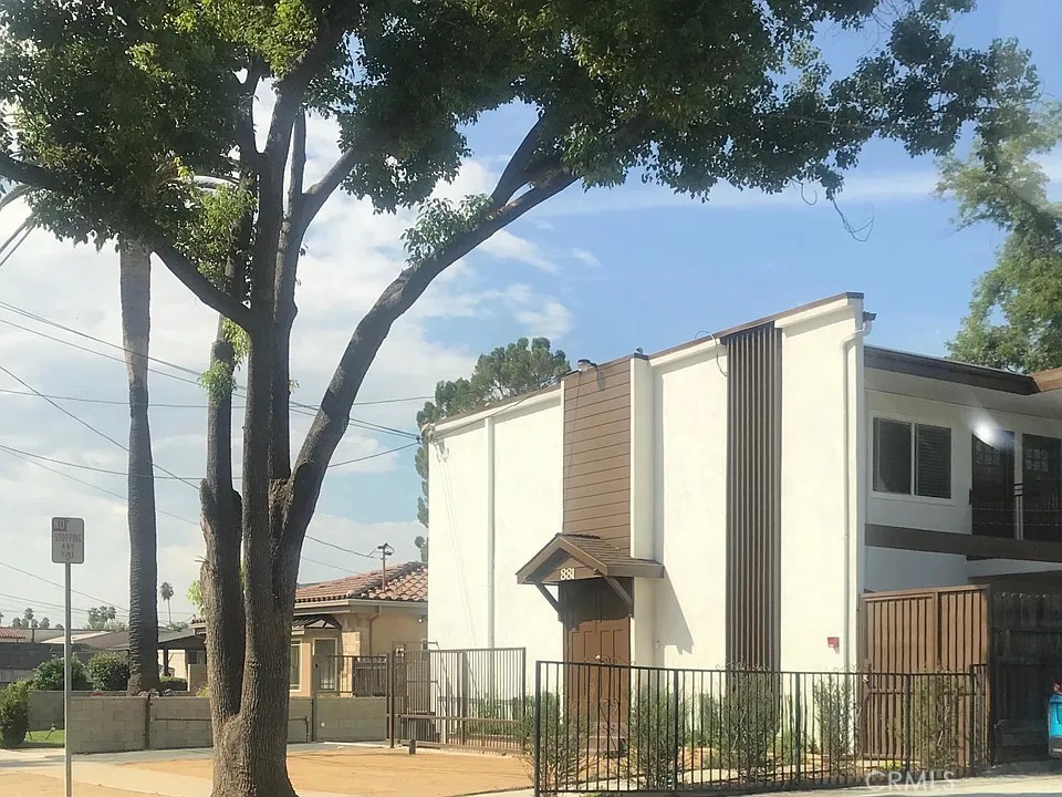881 N Oakland Avenue #7