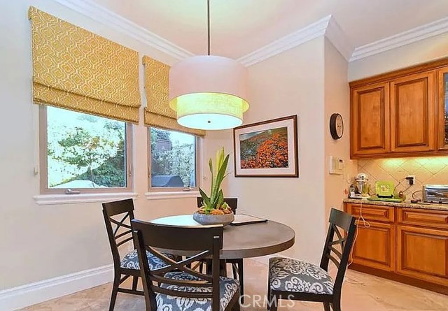 Detail Gallery Image 7 of 21 For 3200 Elm Ave, Manhattan Beach,  CA 90266 - 5 Beds | 4/1 Baths