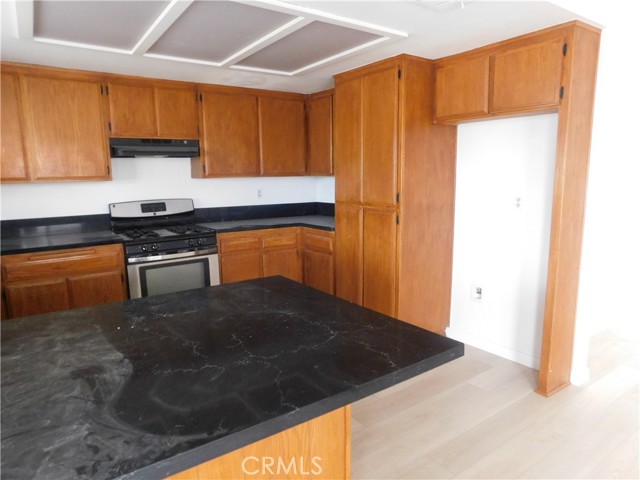 Detail Gallery Image 8 of 18 For 8260 Viburnum, California City,  CA 93505 - 3 Beds | 2 Baths