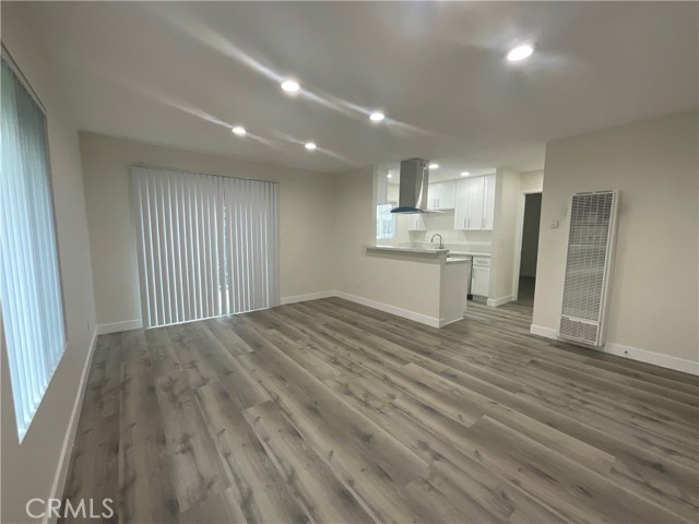 Detail Gallery Image 5 of 20 For 16862 Green Ln #2,  Huntington Beach,  CA 92649 - 1 Beds | 1 Baths