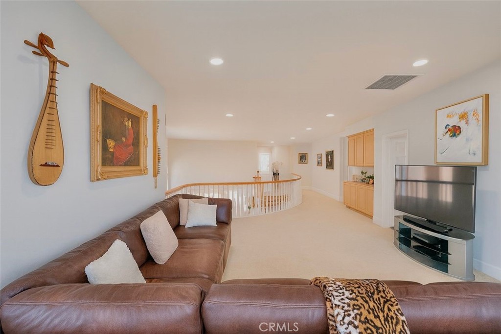 MLS #OC25225093 image #11