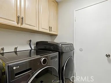 Detail Gallery Image 12 of 29 For 12516 Archwood St, North Hollywood,  CA 91606 - 3 Beds | 3 Baths