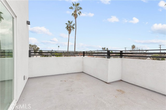 Detail Gallery Image 30 of 37 For 4810 Inglewood Bld, Culver City,  CA 90230 - 4 Beds | 4/1 Baths