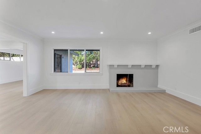 Detail Gallery Image 9 of 39 For 10133 Whitaker Ave, Granada Hills,  CA 91343 - 3 Beds | 3 Baths