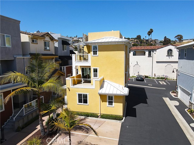 393 Wadsworth Avenue, Pismo Beach CA: https://media.crmls.org/medias/7d3ec574-36f5-44fe-b505-1b08dd4eda1f.jpg