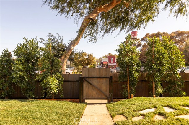 Image 3 of 41 For 3554 Sycamore