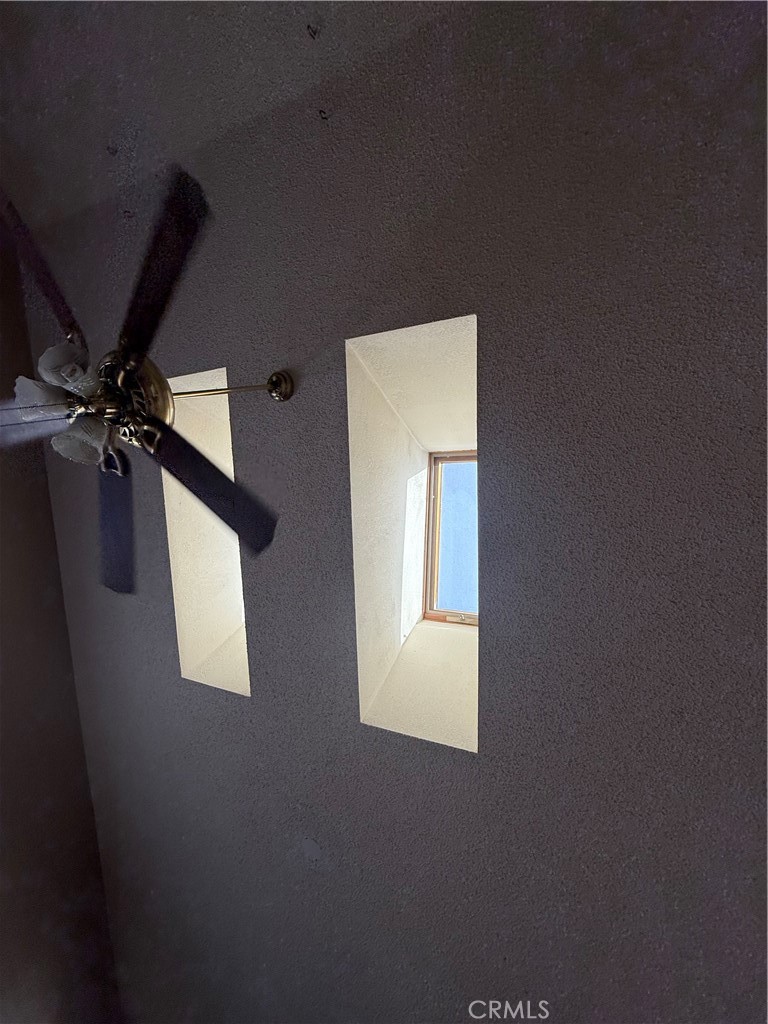 https://media.crmls.org/medias/7d3f3361-2814-46de-9f31-5fad26e7e202.jpg?preset=X-Large