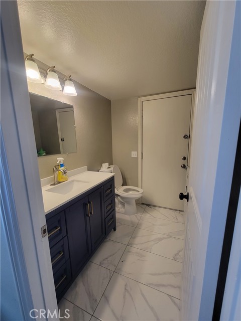 Detail Gallery Image 4 of 18 For 23809 Parkland Ave, Moreno Valley,  CA 92557 - 4 Beds | 2/1 Baths