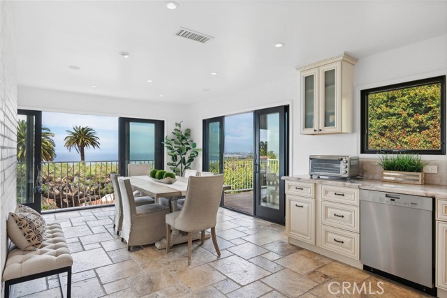 797 Via Somonte, Palos Verdes Estates, California 90274, 4 Bedrooms Bedrooms, ,3 BathroomsBathrooms,Residential,For Sale,Via Somonte,SB25011078