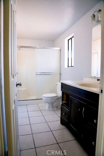 Detail Gallery Image 8 of 10 For 1003 Lightcap St, Lancaster,  CA 93535 - 2 Beds | 2 Baths