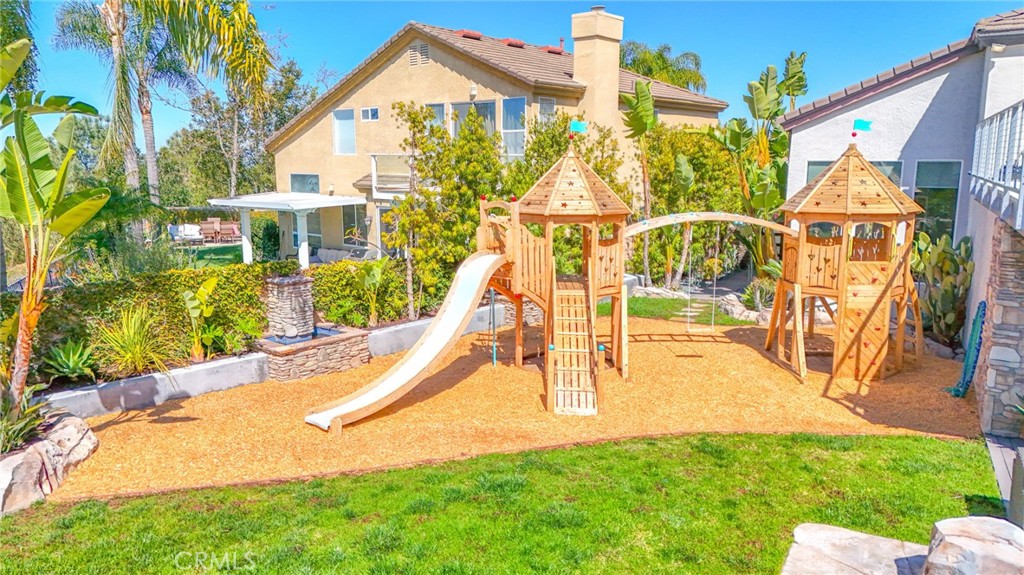 https://media.crmls.org/medias/7d40af12-daae-468b-a790-20f0115718f6.jpg?preset=X-Large