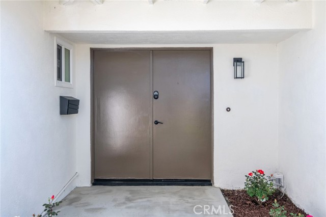 Detail Gallery Image 6 of 45 For 2319 N Hathaway St, Santa Ana,  CA 92705 - 4 Beds | 2 Baths