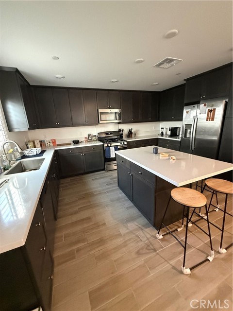 Detail Gallery Image 3 of 9 For 15148 Ridge Ln #4,  Fontana,  CA 92336 - 3 Beds | 3 Baths