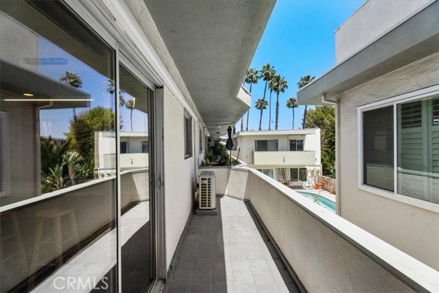 Detail Gallery Image 8 of 10 For 1411 N Hayworth Ave #15,  West Hollywood,  CA 90046 - 1 Beds | 1 Baths