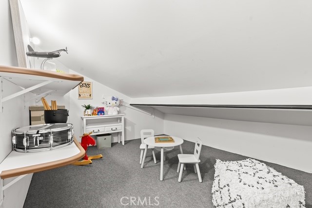 https://media.crmls.org/medias/7d43d9e0-3a47-4265-8287-b4c1f20595b0.jpg?preset=X-Large