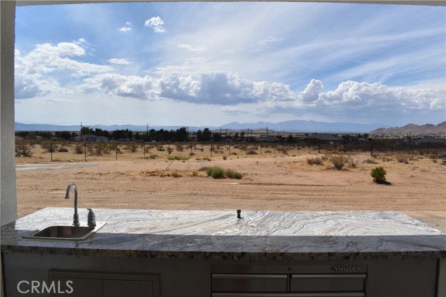 16944 Pauhaska Road, Apple Valley CA: https://media.crmls.org/medias/7d44c1a2-2f2b-41e1-bfd8-846f8537384d.jpg
