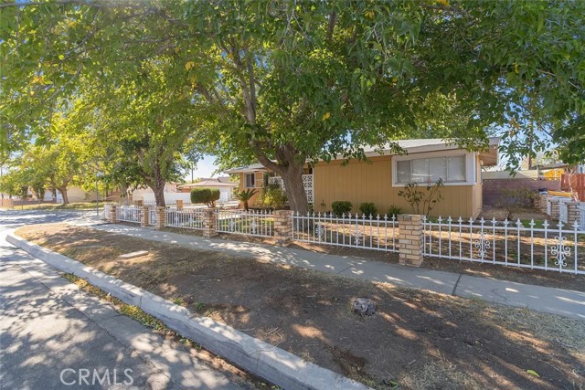 45505 13th W Street, Lancaster CA: https://media.crmls.org/medias/7d44e8b0-d5a9-4942-a7b5-979e27bbed83.jpg
