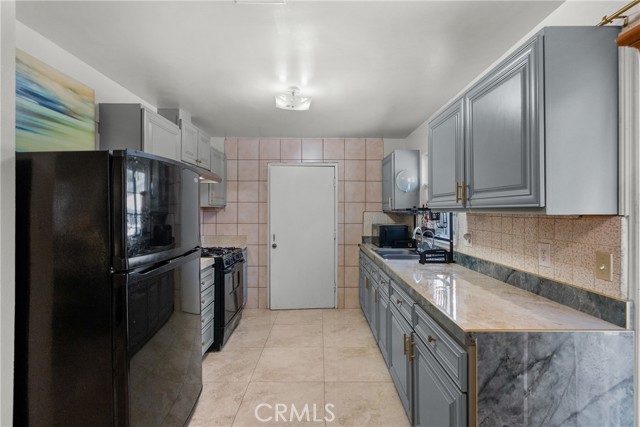 13086 Foothill Boulevard, Sylmar CA: https://media.crmls.org/medias/7d45908c-663d-431f-b89c-20cc97efd0f3.jpg